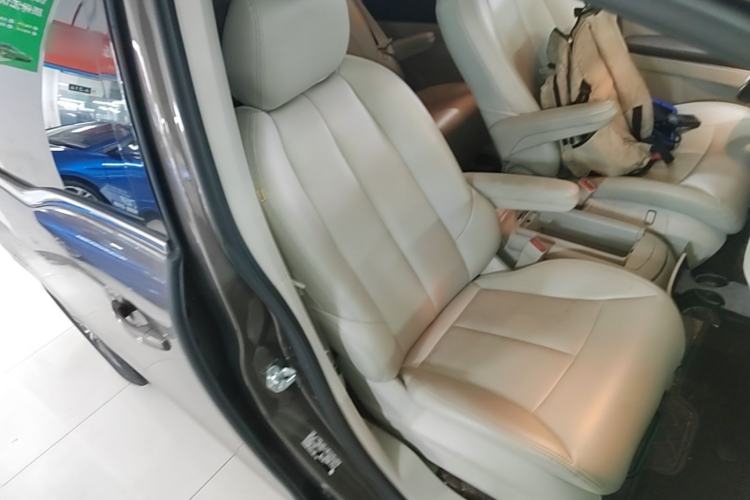 Used Buick GL8 2023 Land Executive Class Smart Enjoyment Model Right Front Seat