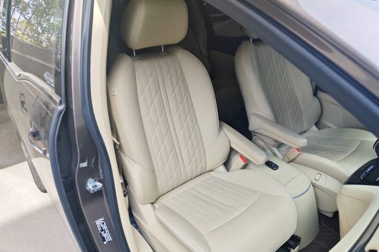 Used Buick GL8 2023 Land Executive Class 652T Luxury Model Right Front Seat