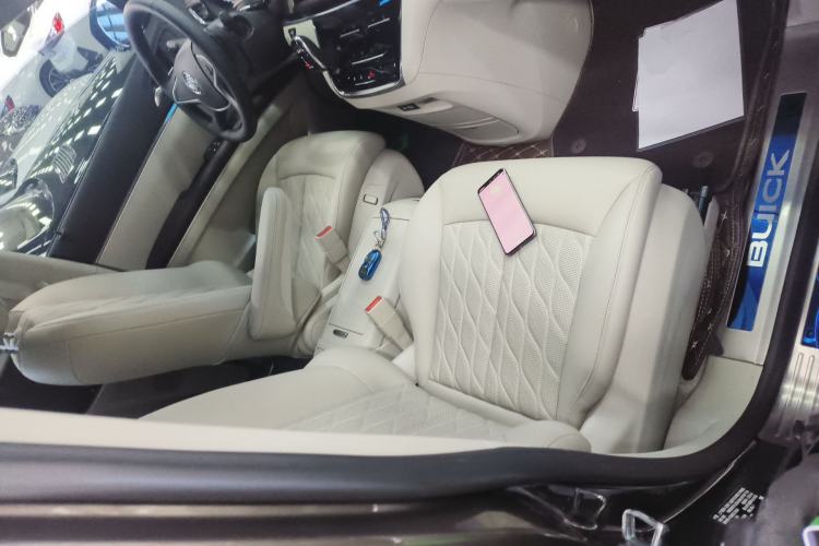 Used Buick GL8 2023 Land Executive Class Comfort Model Right Front Seat