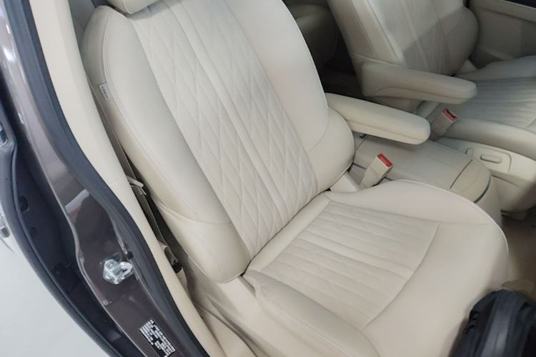 Used Buick GL8 2023 Land Business Class Smart Deluxe Model Right Front Seat