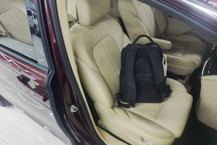 Used Buick GL8 2023 ES Lu Zun Deluxe Model Right Front Seat