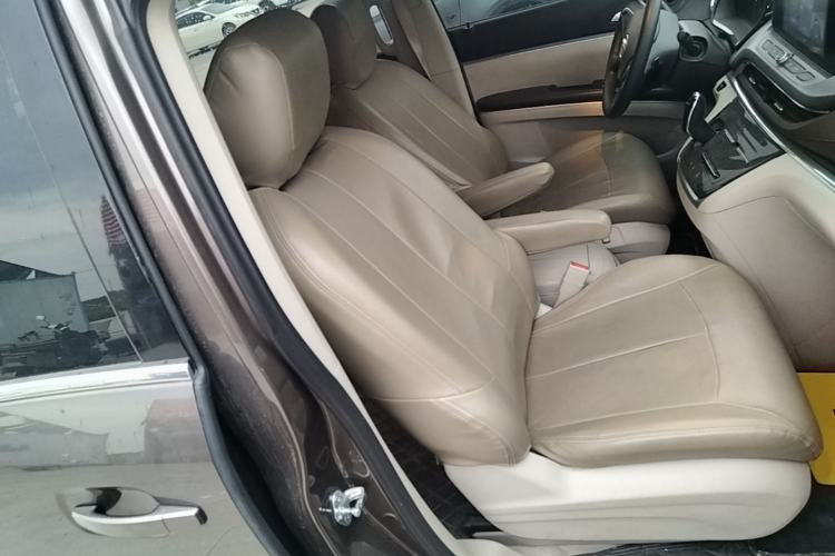 Used Buick GL8 2023 Land Executive Class Comfort Model Right Front Seat