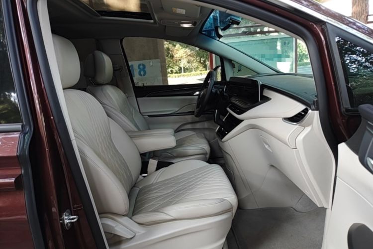 Used Buick GL8 2023 ES Lu Zun Comfort Model Right Front Seat