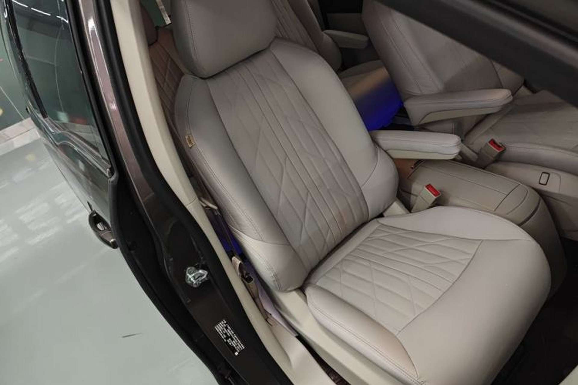 Used Buick GL8 2023 Land Executive Class Comfort Model Right Front Seat