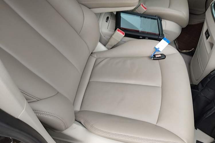 Used Buick GL8 2023 Land Executive Class Smart Enjoyment Model Right Front Seat