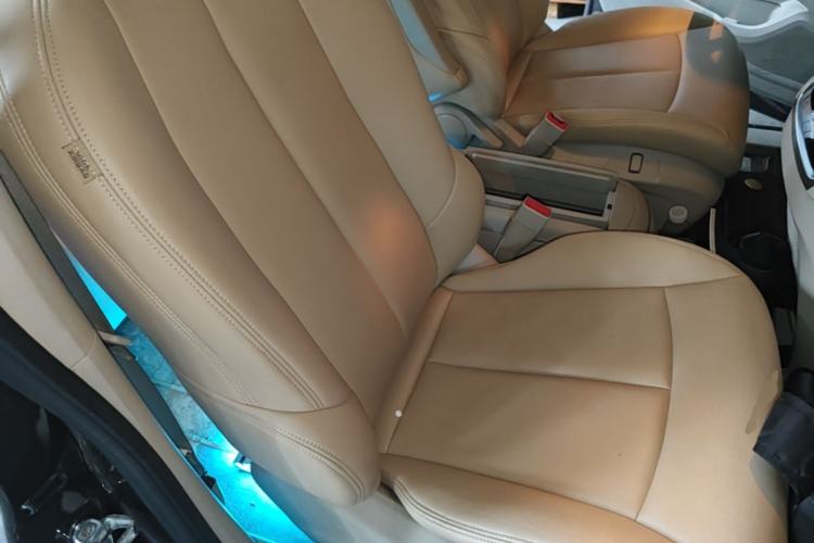 Used Buick GL8 2023 Land Executive Class Smart Enjoyment Model Right Front Seat