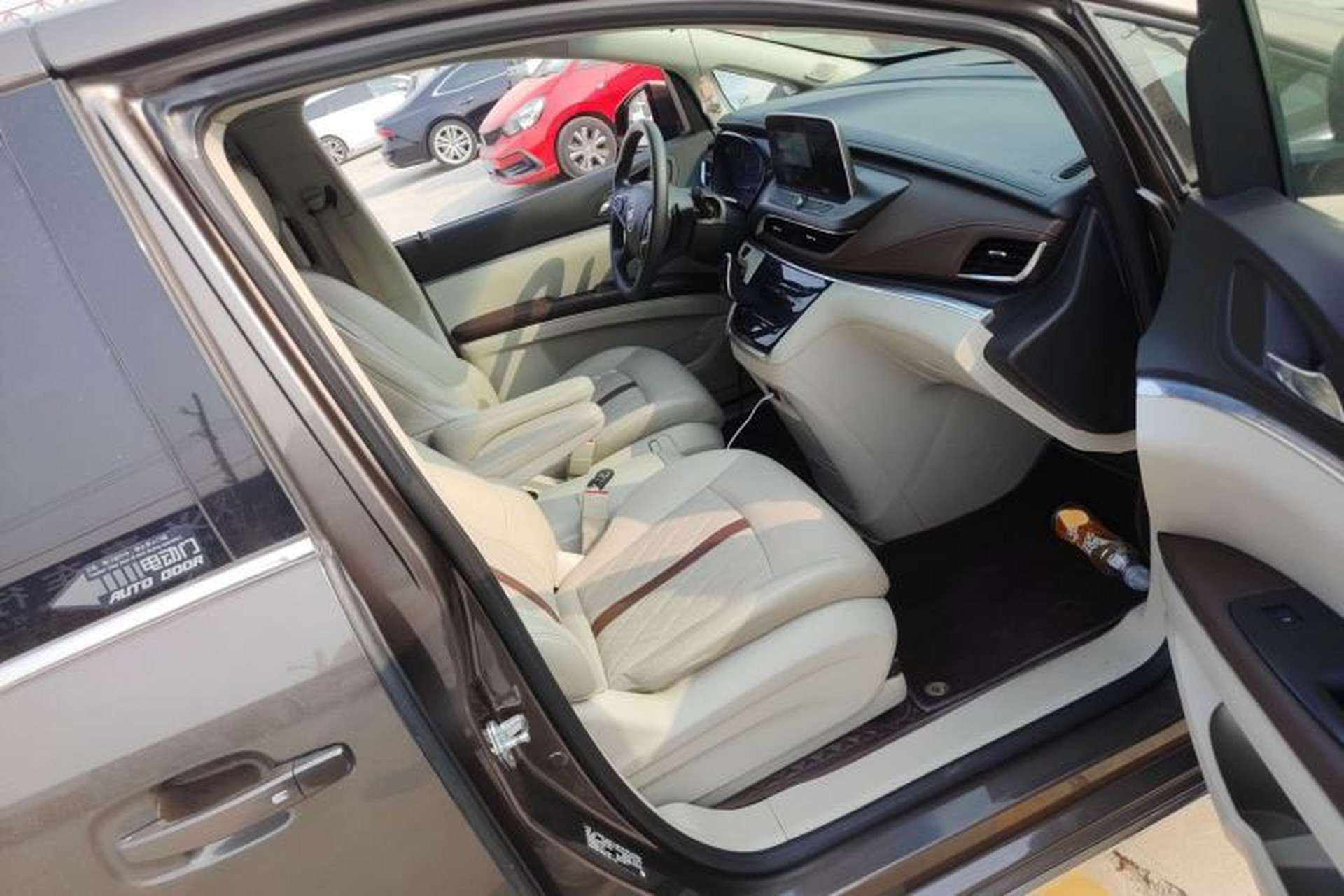 Used Buick GL8 2023 Land Executive Class Smart Enjoyment Model Right Front Seat