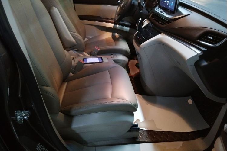 Used Buick GL8 2023 Land Executive Class Smart Enjoyment Model Right Front Seat