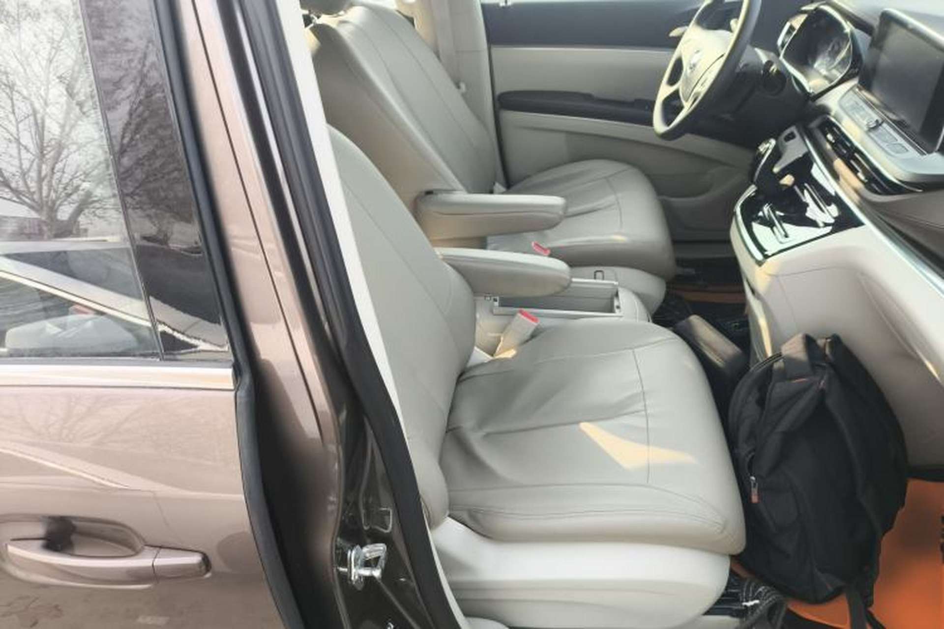 Used Buick GL8 2023 Land Executive Class Comfort Model Right Front Seat