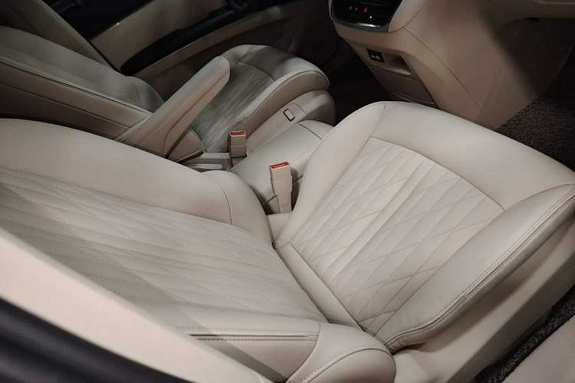 Used Buick GL8 2023 Facelifted Land Cruiser Executive Luxury Version Right Front Seat