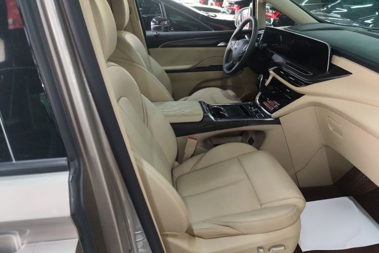 Used Buick GL8 2023 ES Lu Zun Deluxe Model Right Front Seat