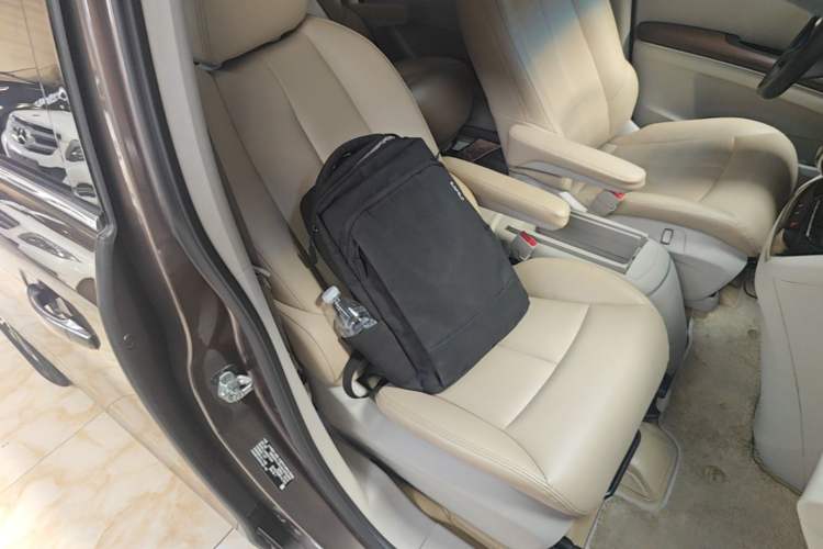 Used Buick GL8 2023 Land Executive Class Comfort Model Right Front Seat