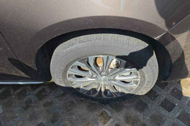 Used Buick GL8 2023 Land Executive Class Smart Enjoyment Model Right Front Wheel Hub