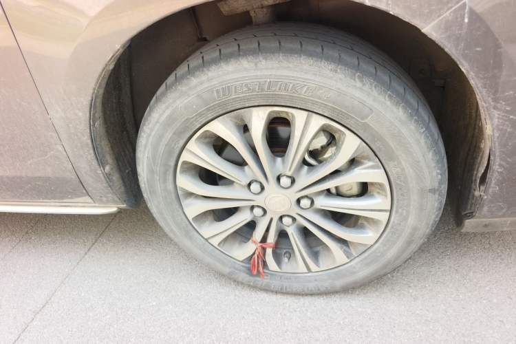 Used Buick GL8 2023 Land Executive Class Smart Enjoyment Model Right Front Wheel Hub