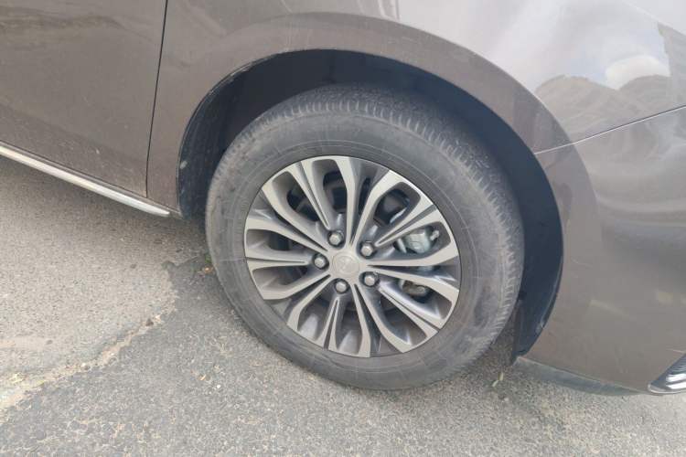 Used Buick GL8 2023 Land Executive Class Smart Enjoyment Model Right Front Wheel Hub