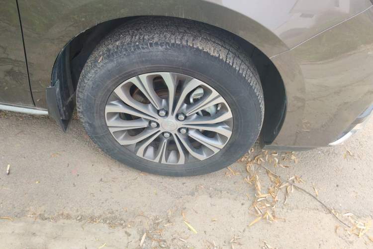 Used Buick GL8 2023 Land Executive Class Smart Enjoyment Model Right Front Wheel Hub