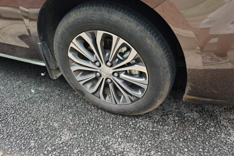 Used Buick GL8 2023 Land Executive Class Smart Enjoyment Model Right Front Wheel Hub