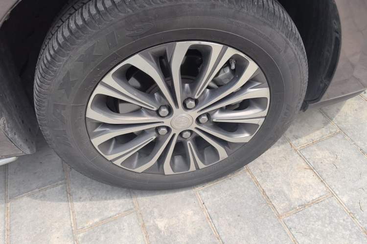 Used Buick GL8 2023 Land Executive Class Smart Enjoyment Model Right Front Wheel Hub