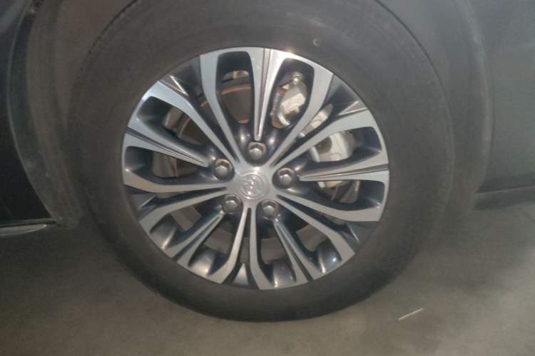 Used Buick GL8 2023 Land Executive Class Smart Enjoyment Model Right Front Wheel Hub