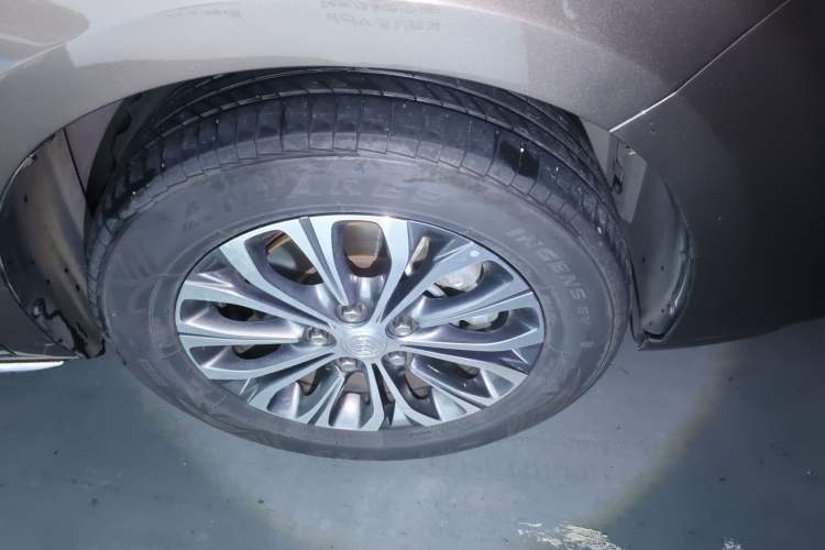 Used Buick GL8 2023 Land Executive Class Smart Enjoyment Model Right Front Wheel Hub