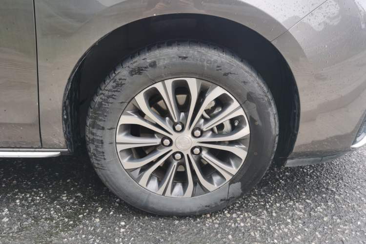 Used Buick GL8 2023 Land Executive Class Smart Enjoyment Model Right Front Wheel Hub