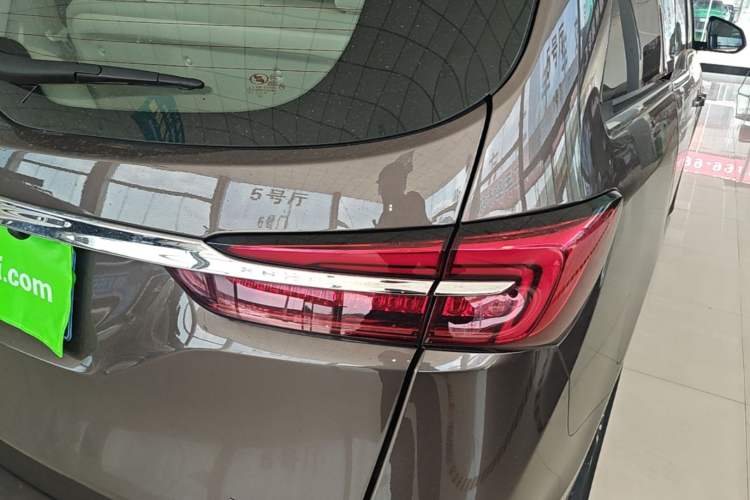 Used Buick GL8 2023 Land Executive Class Comfort Model Right Rear Taillight