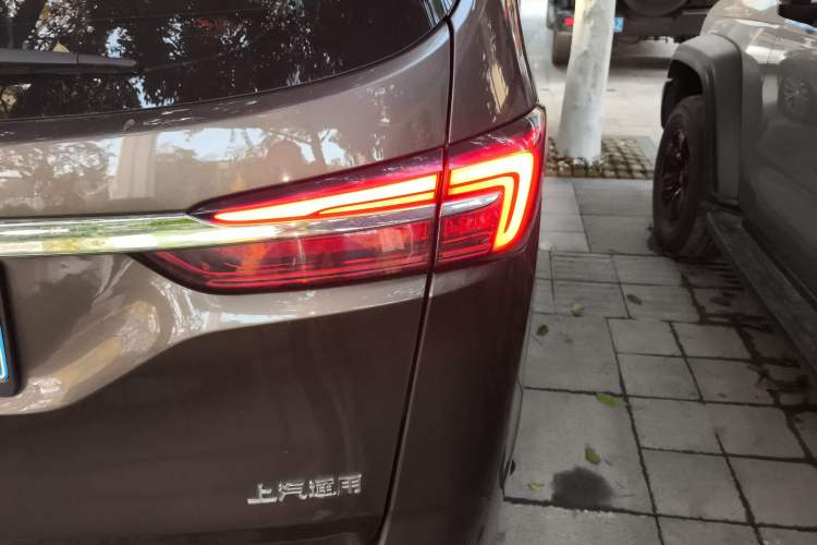 Used Buick GL8 2023 Land Executive Class Comfort Model Right Rear Taillight