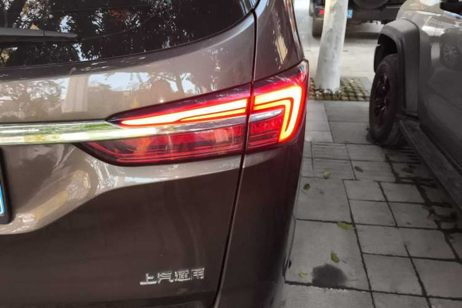 Used Buick GL8 2023 Land Executive Class Comfort Model Right Rear Taillight