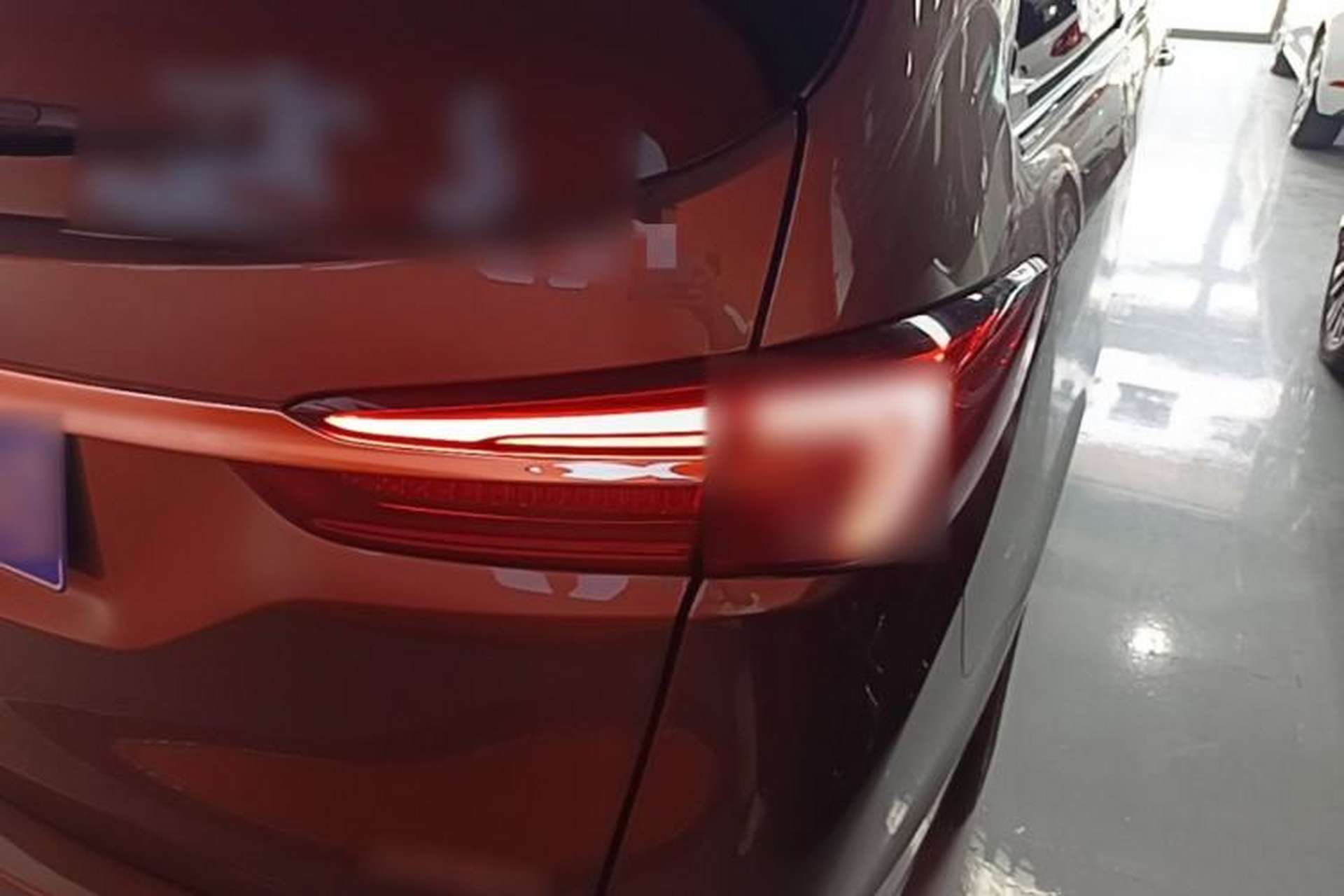 Used Buick GL8 2023 Facelifted Land Cruiser Executive Luxury Version Right Rear Taillight