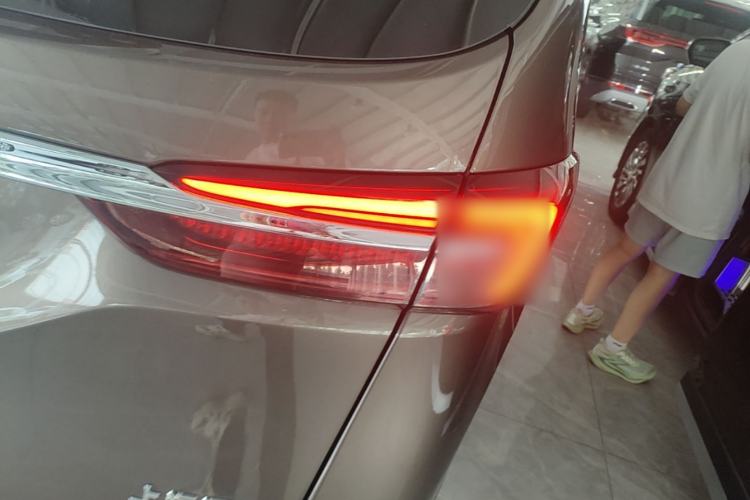 Used Buick GL8 2023 Land Executive Class Smart Enjoyment Model Right Rear Taillight