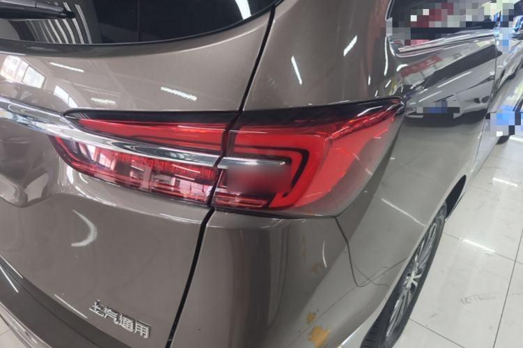 Used Buick GL8 2023 Facelifted Land Cruiser Executive Luxury Version Right Rear Taillight