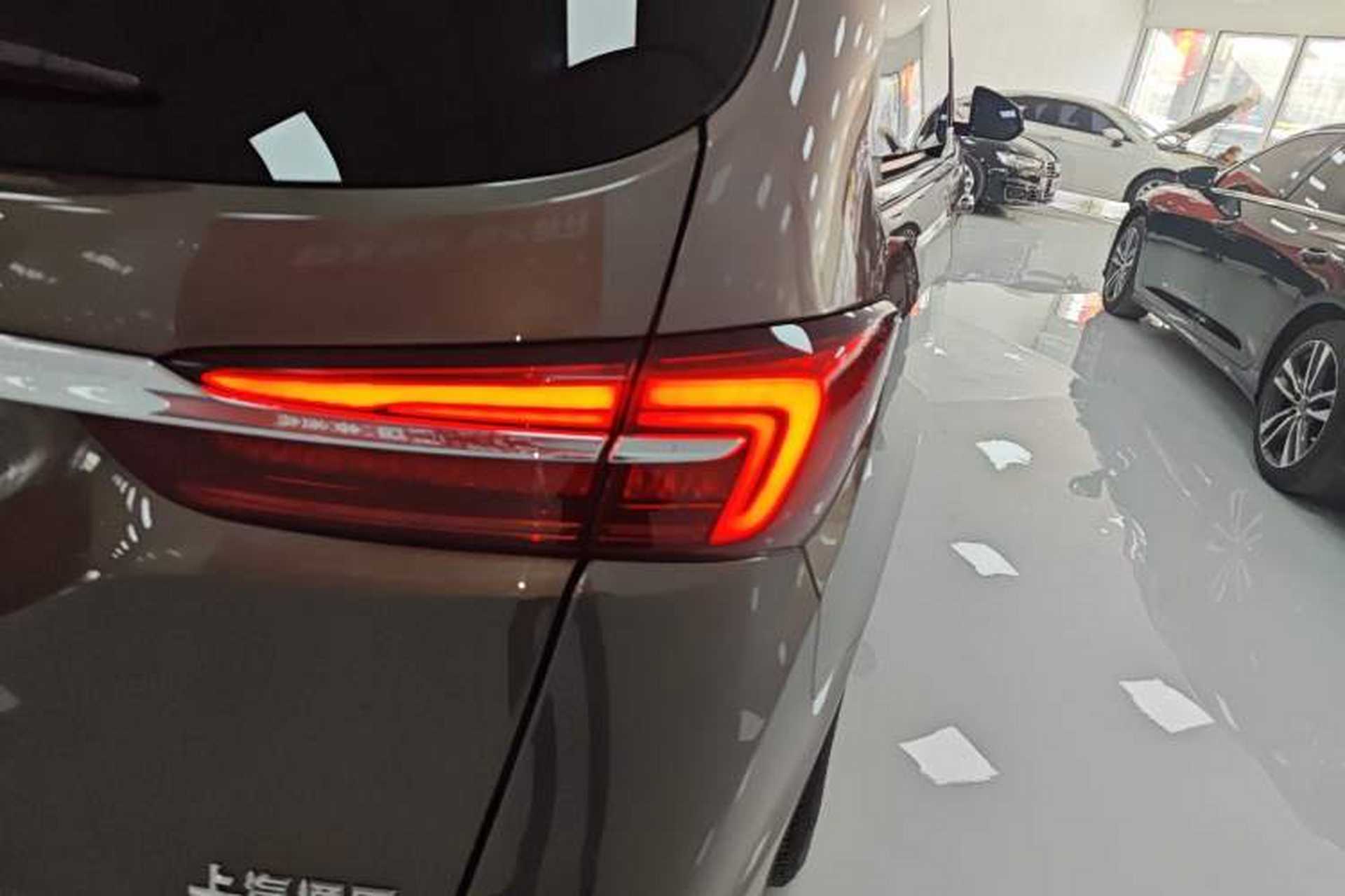 Used Buick GL8 2023 Facelifted Land Cruiser Executive Luxury Version Right Rear Taillight