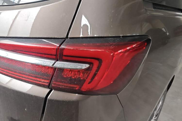 Used Buick GL8 2023 Land Executive Class Smart Enjoyment Model Right Rear Taillight