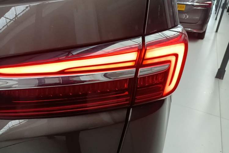 Used Buick GL8 2023 Land Executive Class Smart Enjoyment Model Right Rear Taillight