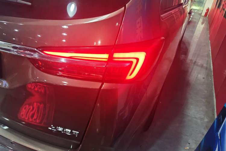 Used Buick GL8 2023 Facelifted Land Cruiser Executive Luxury Version Right Rear Taillight