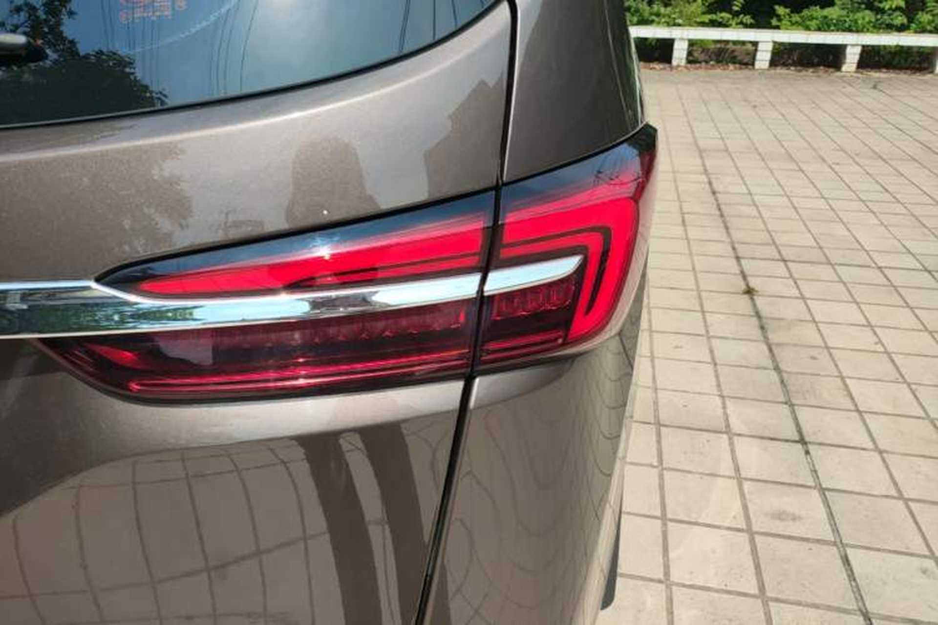 Used Buick GL8 2023 Land Executive Class Smart Enjoyment Model Right Rear Taillight