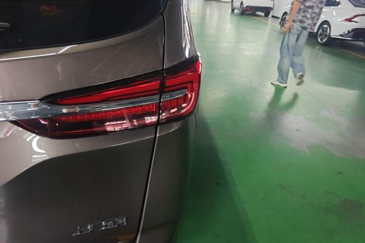 Used Buick GL8 2023 Land Executive Class Comfort Model Right Rear Taillight