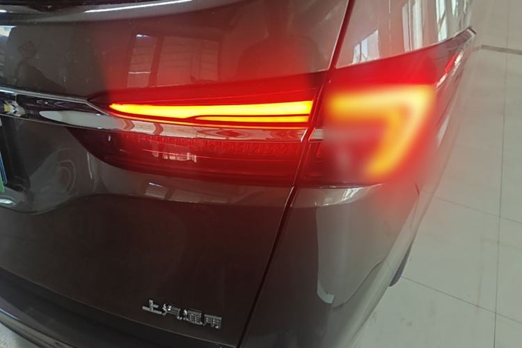 Used Buick GL8 2023 Facelifted Land Cruiser Executive Luxury Version Right Rear Taillight