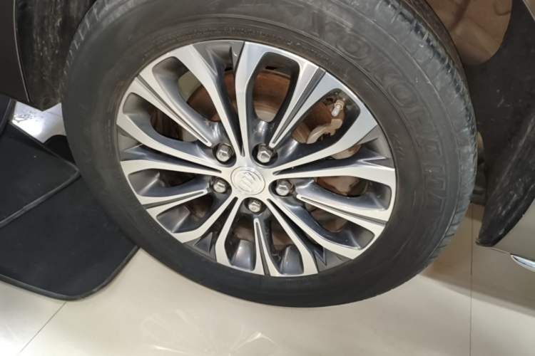 Used Buick GL8 2023 Land Executive Class Smart Enjoyment Model Right Rear Wheel Hub