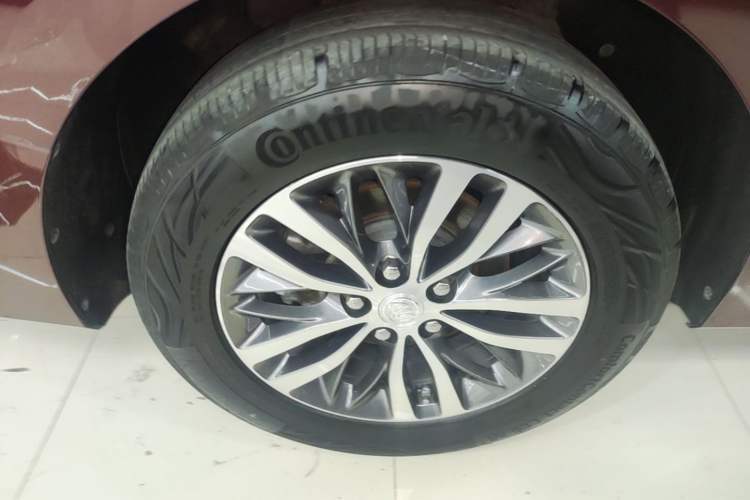 Used Buick GL8 2023 ES Lu Zun Deluxe Model Right Rear Wheel Hub