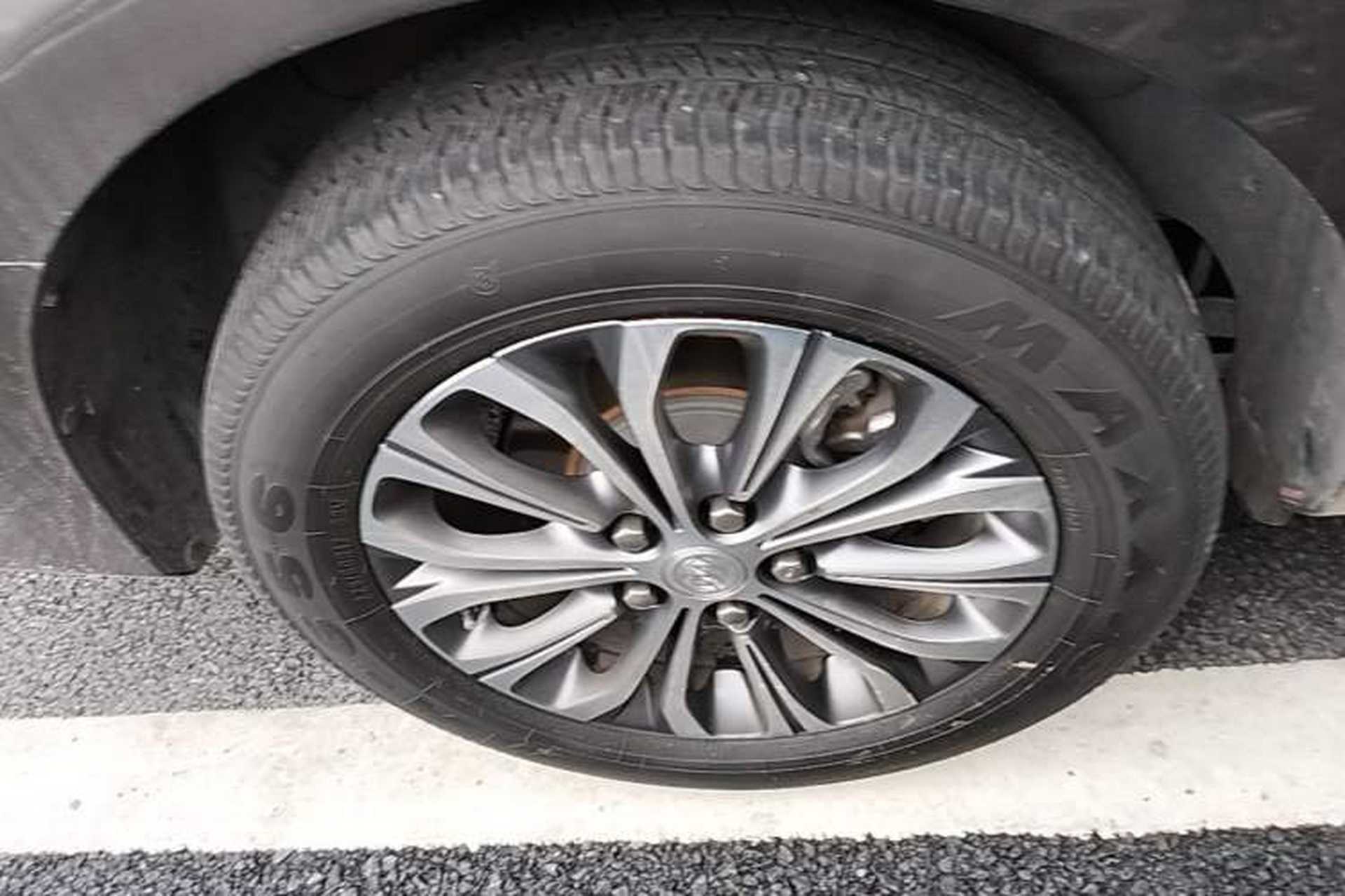 Used Buick GL8 2023 Land Executive Class Smart Enjoyment Model Right Rear Wheel Hub