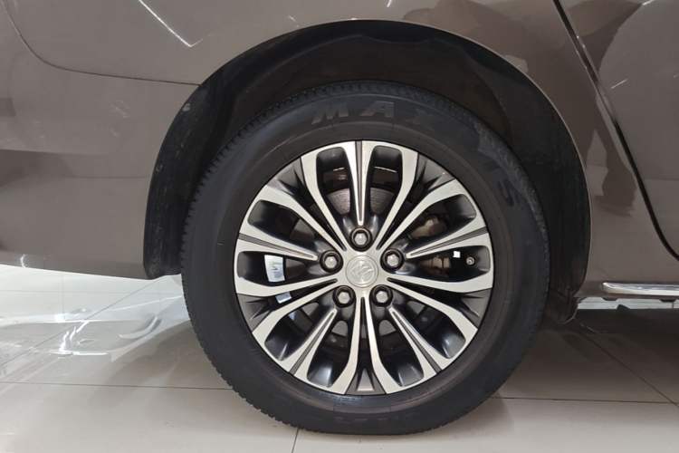 Used Buick GL8 2023 Land Executive Class Smart Enjoyment Model Right Rear Wheel Hub