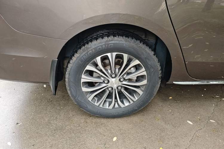 Used Buick GL8 2023 Land Executive Class Smart Enjoyment Model Right Rear Wheel Hub