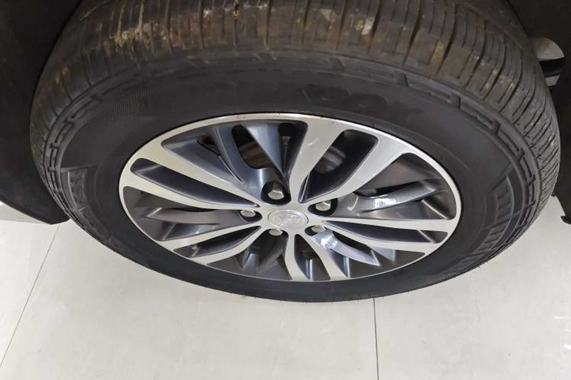 Used Buick GL8 2023 ES Lu Zun Deluxe Model Right Rear Wheel Hub