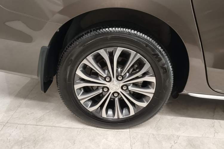 Used Buick GL8 2023 Land Executive Class Smart Enjoyment Model Right Rear Wheel Hub