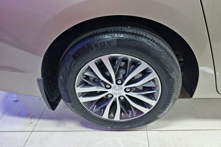 Used Buick GL8 2023 ES Lu Zun Deluxe Model Right Rear Wheel Hub