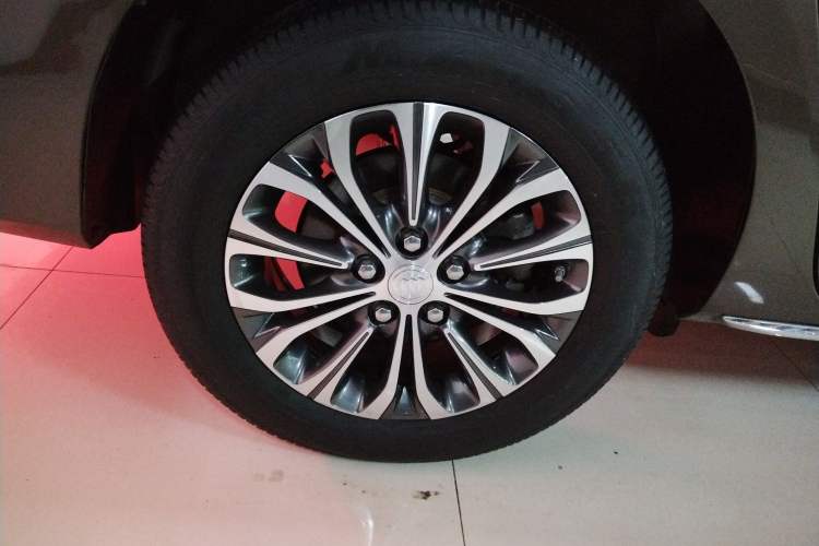 Used Buick GL8 2023 Land Executive Class Smart Enjoyment Model Right Rear Wheel Hub