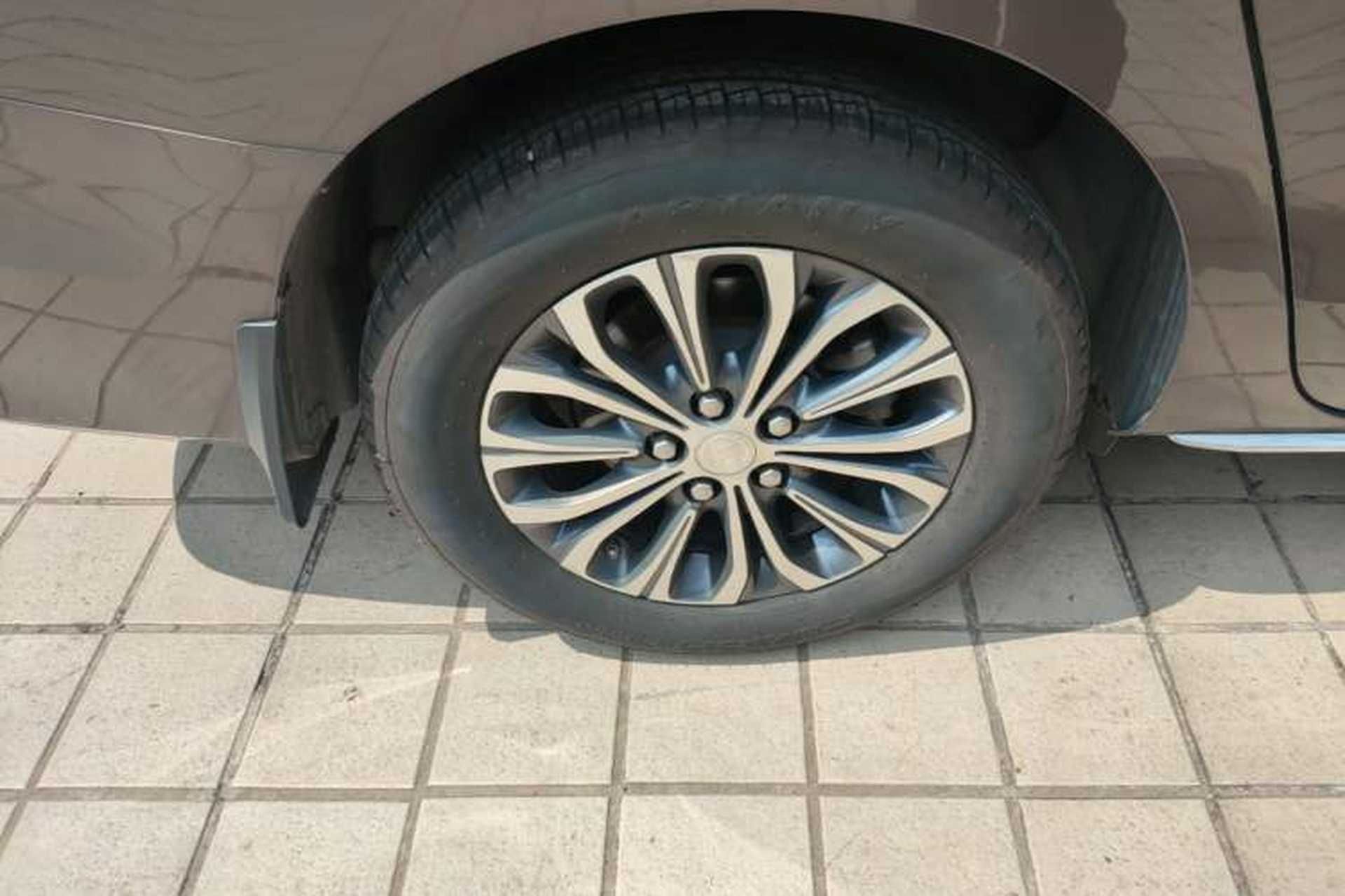 Used Buick GL8 2023 Land Executive Class Smart Enjoyment Model Right Rear Wheel Hub