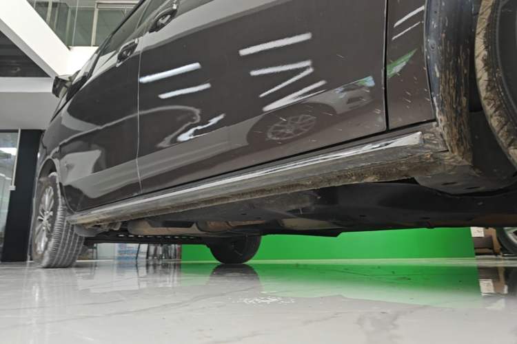 Used Buick GL8 2023 Land Executive Class Smart Enjoyment Model Right Side Sill