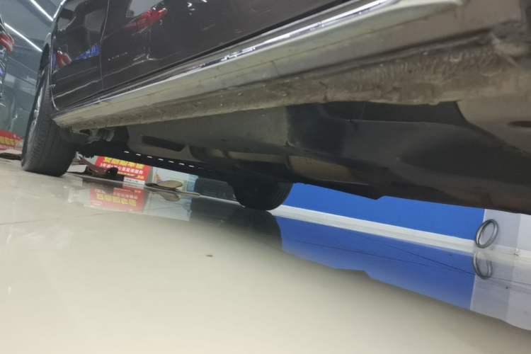 Used Buick GL8 2023 Facelifted Land Cruiser Executive Luxury Version Right Side Sill